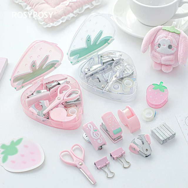 MINKYS Schreibwaren Set mit Erdbeere Box, 9-teiliges Werkzeugset in Pink mit Cutter, Hefter und Schere - Bild 1