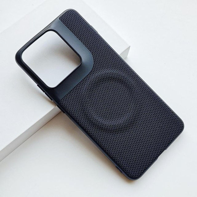 Magnetisches Slim Cover für Motorola Moto Edge 70 und Moto X70 Air mit erhöhtem Kameraschutz und rotem Ring in Schwarz und Rot - Bild 1