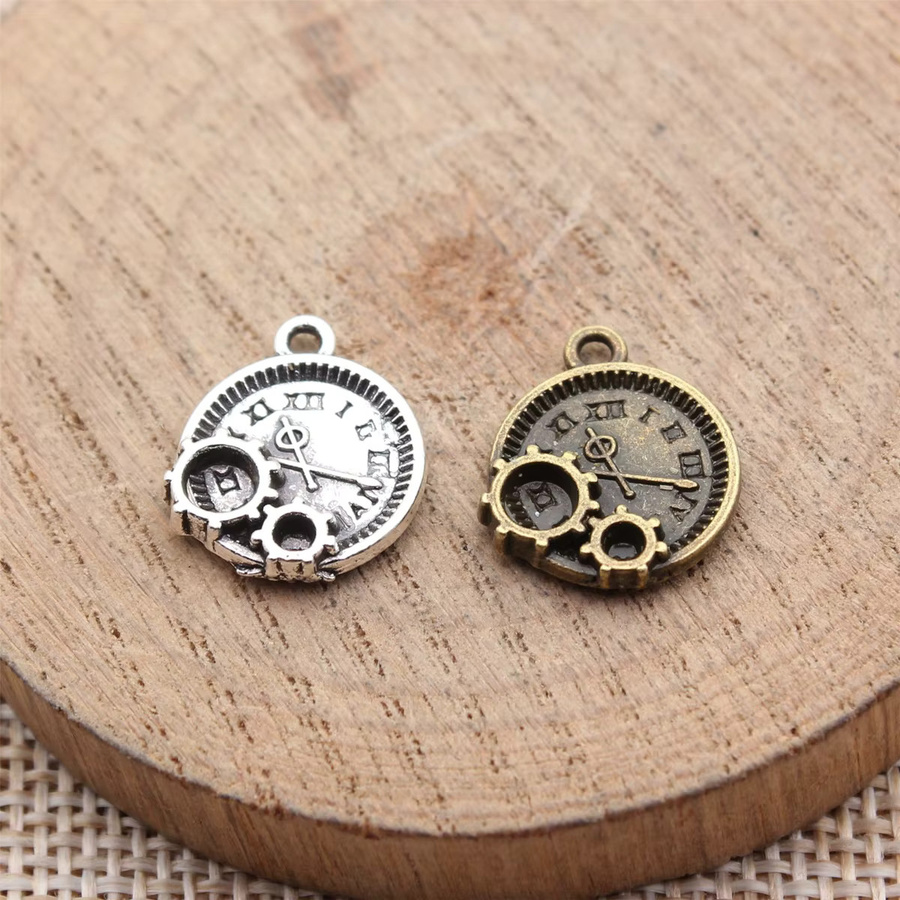 WYSIWYG Zahnrad-Uhr-Anhänger, 16 x 14 mm, Bronze, Silber, Unisex - Bild 1