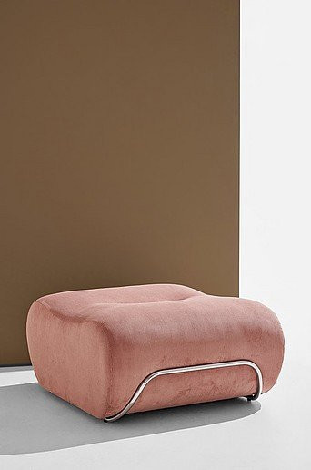 Archie Hocker Pastill in Pink mit Samtbezug und Metallgestell im Retro-Design - Bild 1