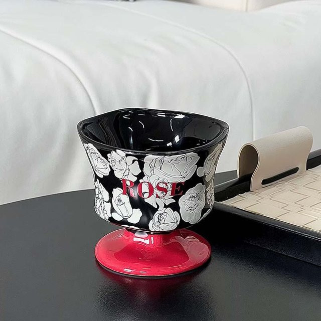 Yiran toy 1 Espresso Tasse aus Keramik mit Blütenform und hohem Fuß, Weiß oder Schwarz, 200 ml - Bild 1