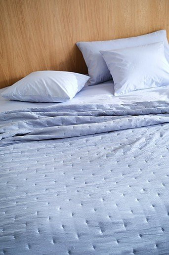 Jotex Tagesdecke Calm in Blau und Weiß mit geometrischem Design, B/B: 180 x 260 cm - Bild 1