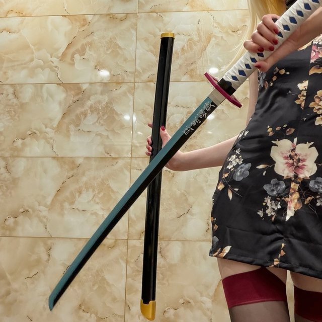 Bandai Demon Slayer Tomioka Giyuu Holz Katana, Ninja Zubehör, Prop Spielzeug - Bild 1