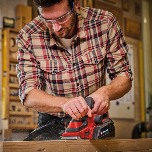 Einhell Elektrohobel TE-PL 920 in Rot/Schwarz mit 920 W Leistung und 82 mm Hobelbreite - Bild 4