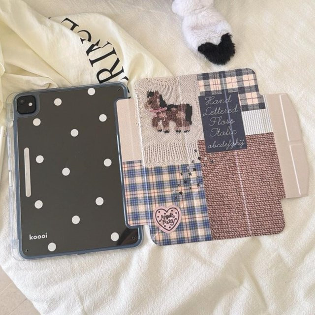 iPad Hülle mit Bleistifthalter in Beige für iPad Pro 11 und 13 Zoll, iPad Air 4/5 11 und 13 Zoll sowie iPad Mini 6 - Bild 1