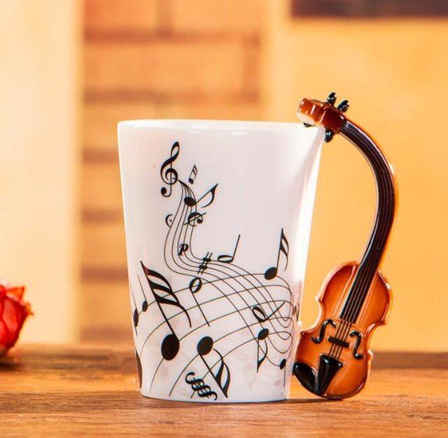 Kreative Keramiktasse im Musik-Design mit Gitarren- und Violinen-Stil von Yiran Furniture, weiß, 240 ml - Bild 1