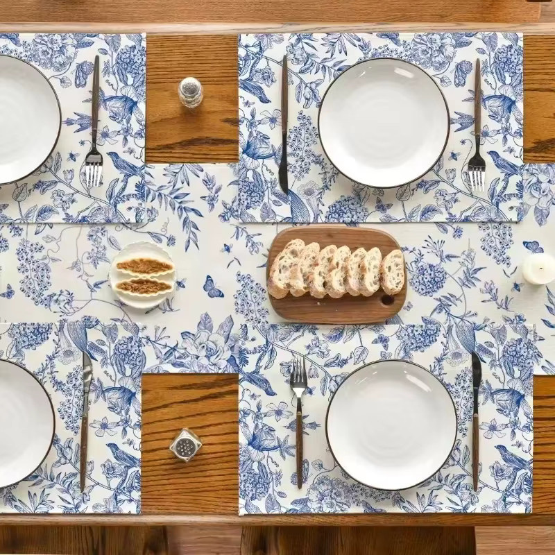 VIKAMA 4er-Set Tischsets im Retro-Stil mit blau-weißem Blumen- und Vogelmuster - Bild 3