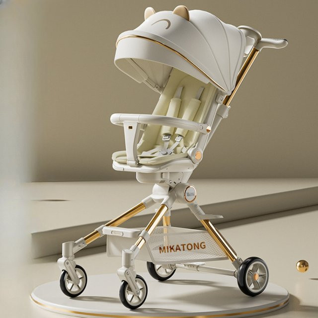 Faltbarer High-View Kinderwagen in Weiß mit Zwei-Wege-Funktion und Liegeposition - Bild 1