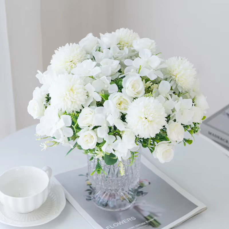 Künstliches Blumenbouquet aus Seide mit Rosen und Chrysanthemen in Beige und Weiß, Höhe: 29 cm - Bild 1