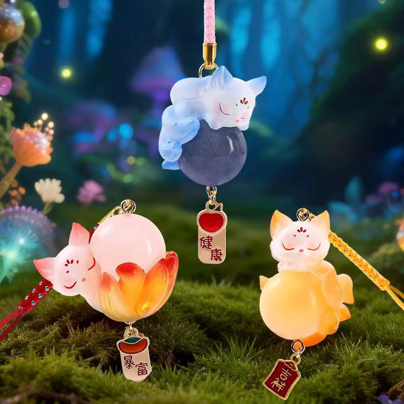 52TOYS Anhänger Neun-Schwänziger-Fuchs, Harz und Kristall, Unisex - Bild 3