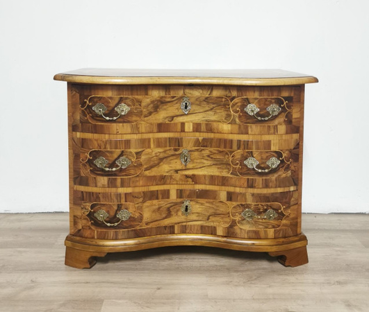 Barock Kommode aus Nussbaum von Antikhof Brück in Braun