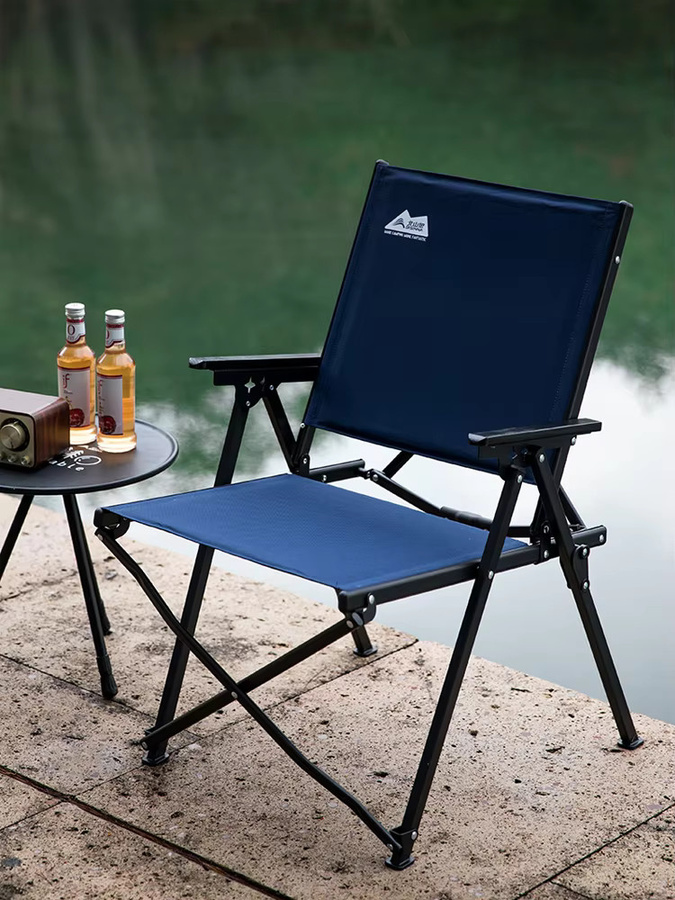 BISINNA Klappbarer Campingstuhl aus Oxford-Stoff mit Armlehnen, tragbar und robust für Picknick, Strand und Angeln, Farben: Grün oder Blau - Bild 3