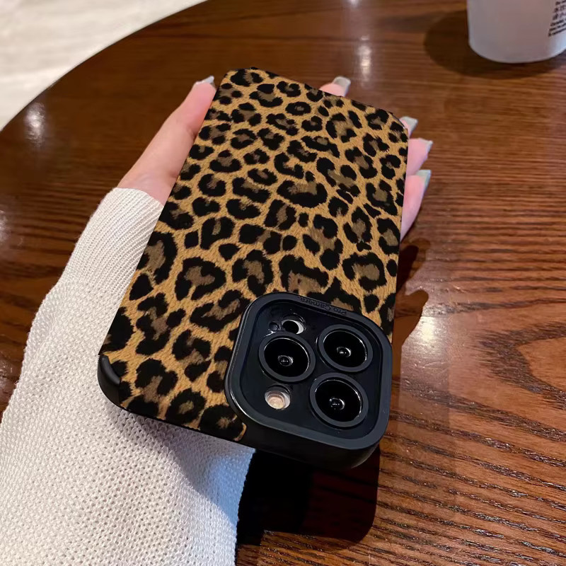 Luxuriöse Silikonhülle im Leoparden-Design für iPhone 14 15 Pro Max 13 12 11 und SE in Braun und Schwarz - Bild 4
