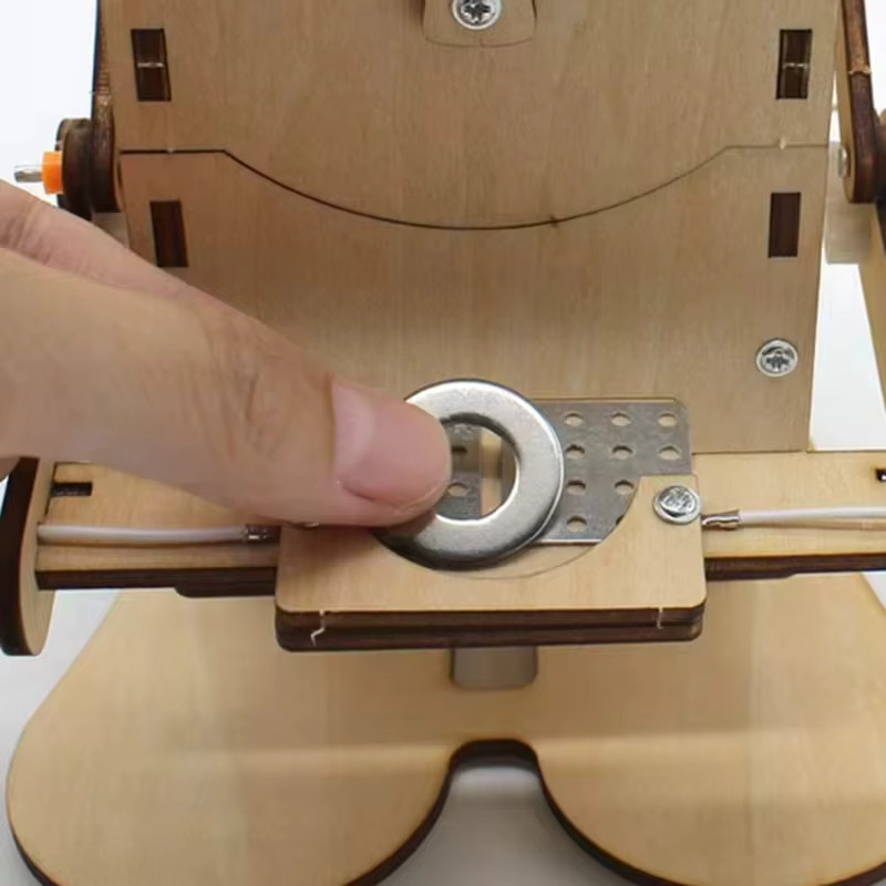 Meade Münzschluckender Roboter, DIY Holz-Bausatz, Holz - Bild 2