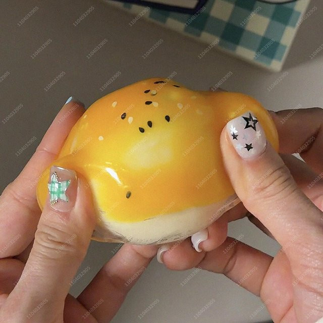Eierkuchen Knuspriger Stressball, Quetschspielzeug, ASMR Fidget Spielzeug - Bild 1