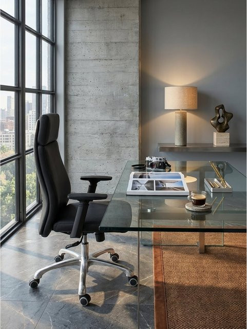 Ergonomischer Bürostuhl PORTO von KADIMA DESIGN aus schwarzem Echtleder mit Kopfstütze, Armlehnen und Wippmechanik - Bild 1