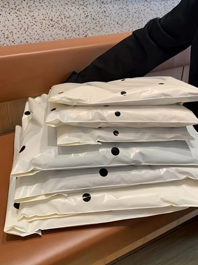 10 Stück wasserdichte Express-Beutel aus dickem Kunststoff mit Punktmuster in Weiß, wiederverwendbare Aufbewahrungsbeutel mit Pressverschluss - Bild 3