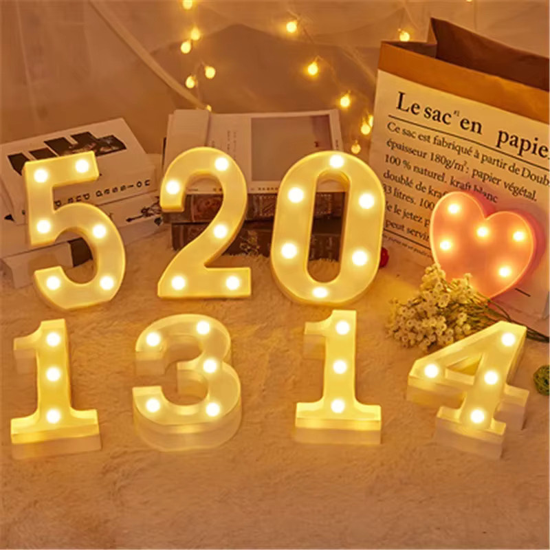 LED Alphabet Buchstaben Lampe in Weiß als dekoratives Nachtlicht für Hochzeit, Geburtstag und Party - Bild 2
