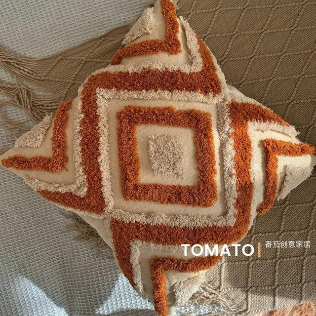 Böhmische Kissenhülle von JMG Clothing in Beige mit geometrischer Stickerei und Quasten, B/T: 45 x 45 cm - Bild 1