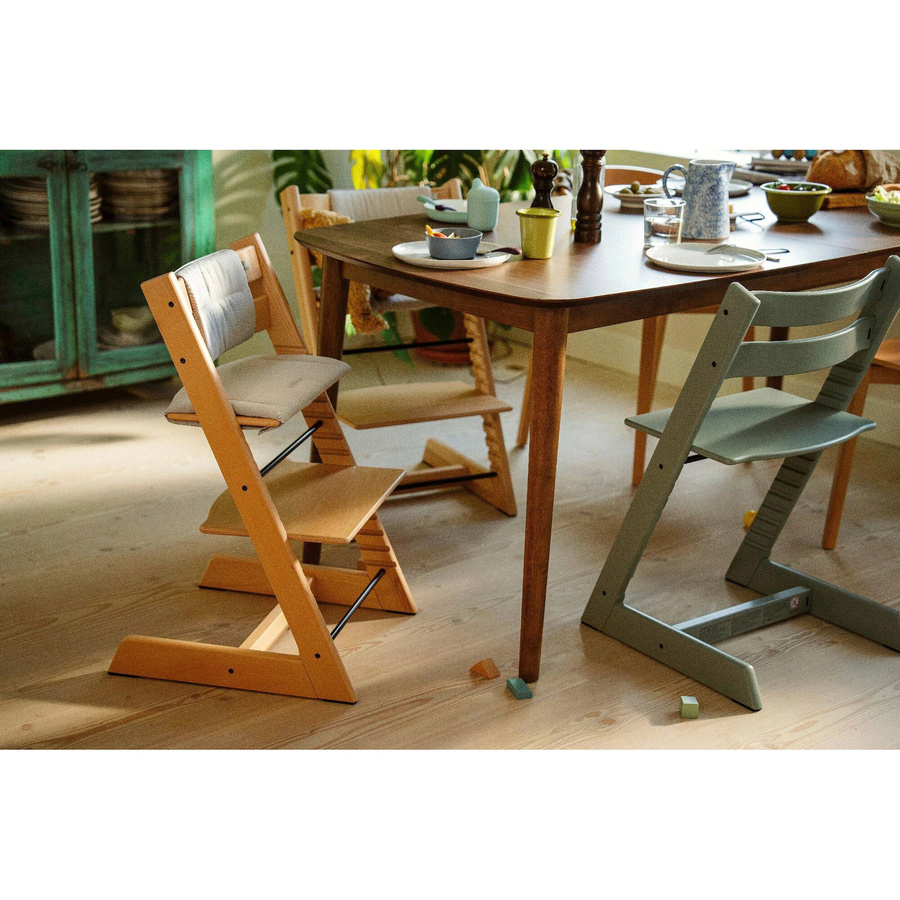 Stokke Tripp Trapp Treppenhochstuhl aus Buchenholz in Grau, H x B x T: 79 x 49 x 46 cm - Bild 2