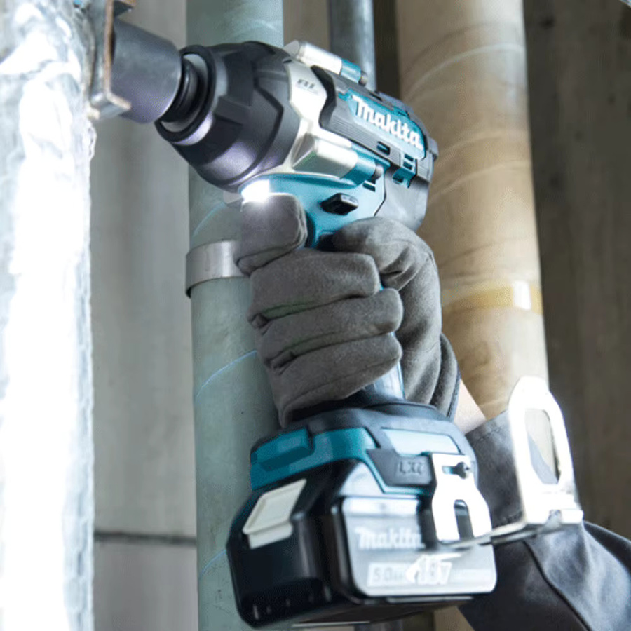 Makita LXT DTW700 Schlagschrauber mit bürstenlosem Motor und 18V Lithium-Akku - Bild 2