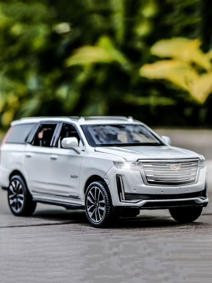 MAKEDA Escalade Mini-Spielzeugauto, SUV, Maßstab 1:32, mit Licht und Sound - Bild 5