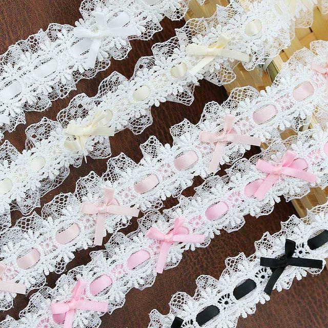 RIBBON HOUSE Schleifenband mit Herzdesign für DIY-Projekte, Breite: 4 cm, Farben: Beige und Weiß - Bild 1