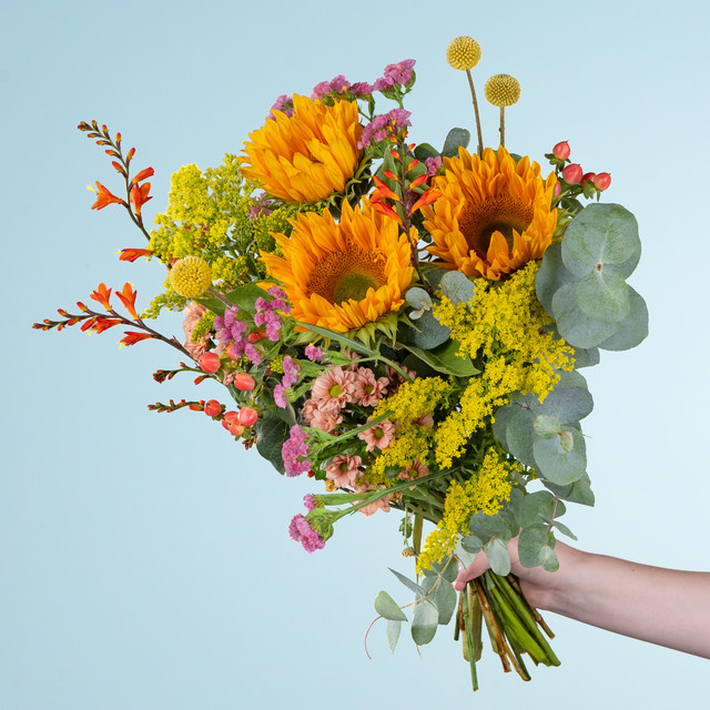 BLUME2000 Sunny Mood Bunch gelb Craspedia mixed sunflowers - Bild 1