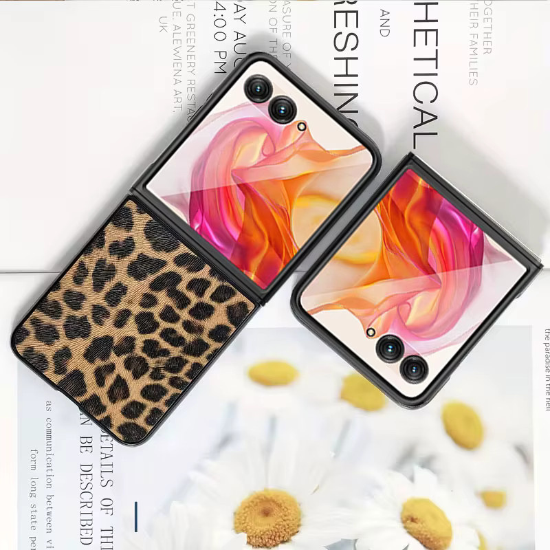 Motorola Moto Razr 50 und Razr 60 Ultra Handyhülle aus PU-Leder mit Leopardenmuster in Braun und Multicolour - Bild 2