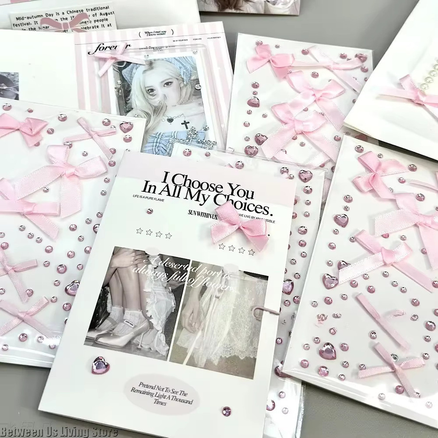 2 Stück 3D Kristall Aufkleber mit rosa Spitze und Schleife in Pink und Grau für DIY Kpop Toploader und glitzernde Deko-Geschenke - Bild 2