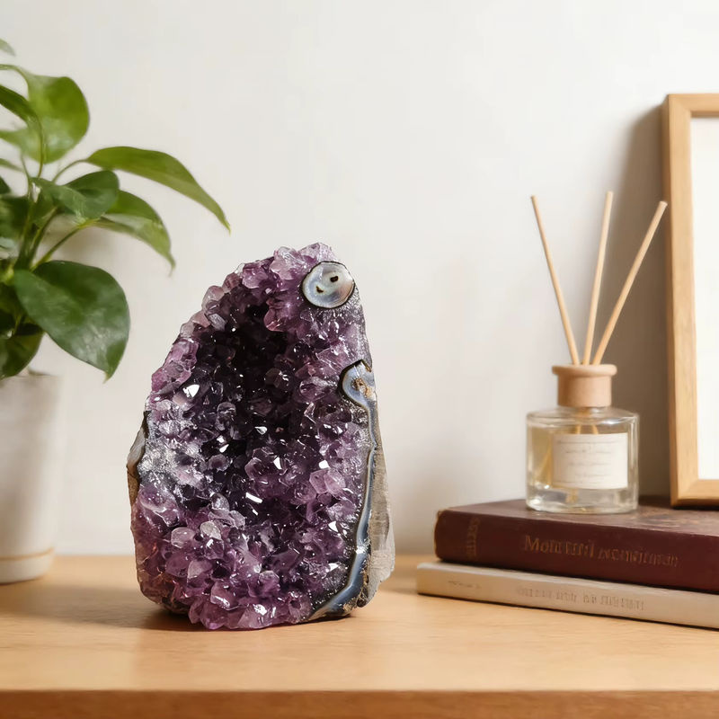 Stonehaven Natürlicher Brasilianischer Amethyst-Kristallcluster in Lila als Feng Shui Dekorationsobjekt - Bild 3