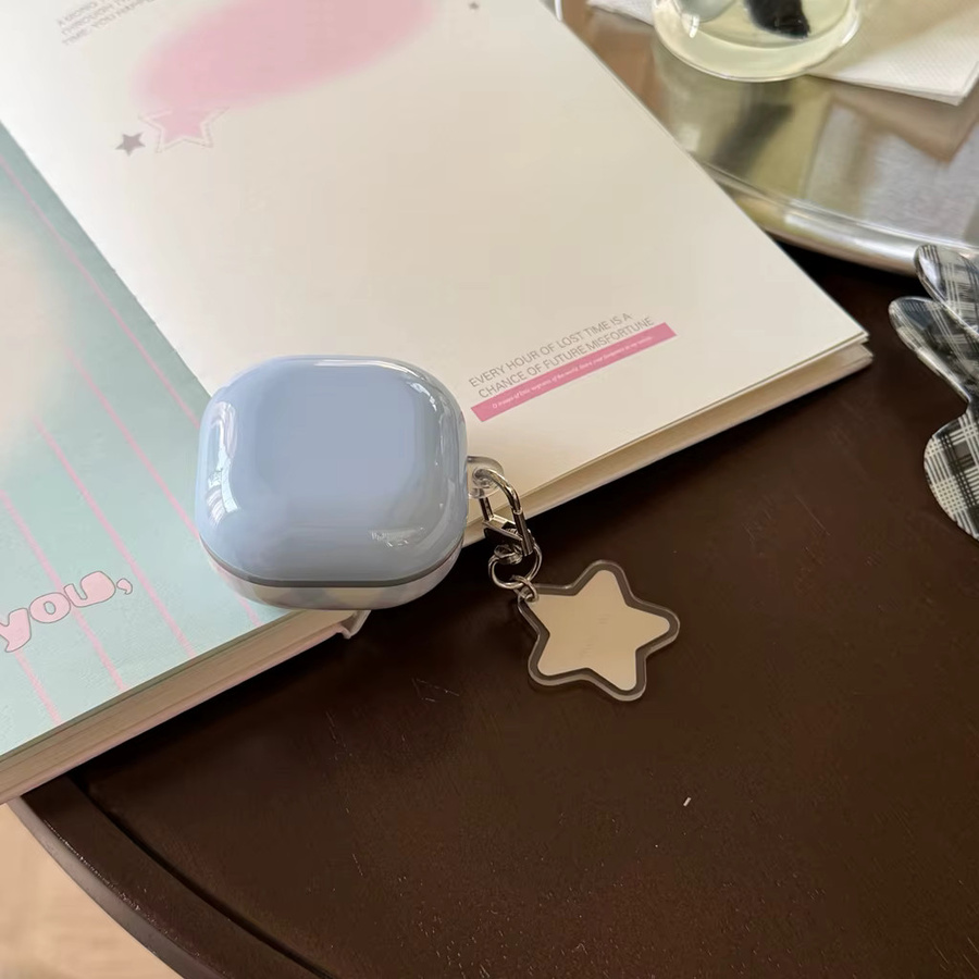 Retro Schutzhülle mit blauem Karomuster und Sternanhänger für Samsung Galaxy Buds4 Pro, Buds3 Pro, Buds2 Pro und Buds FE Live - Bild 2