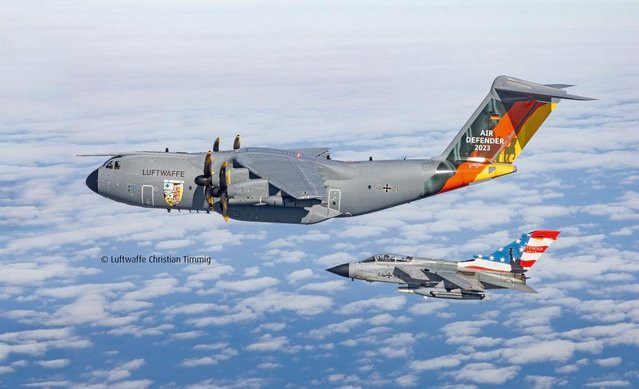Revell Air Defender, Airbus A400M & Tornado, Modellbau, 1:144, ab 12 Jahre - Bild 1