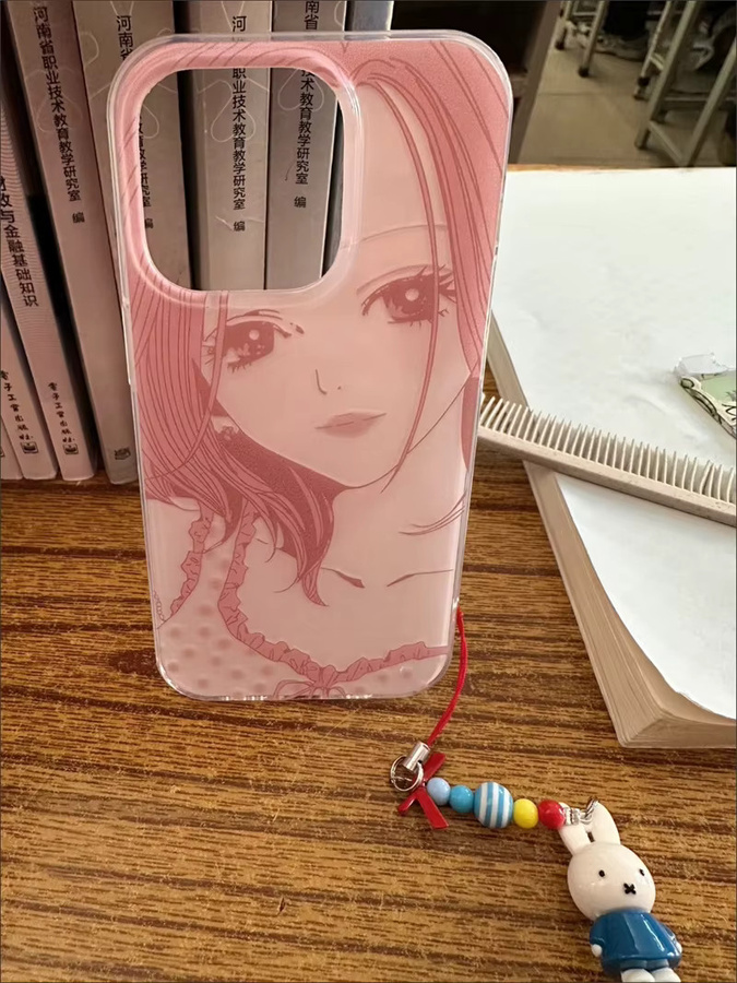 Potdemiel Anime Schutzhülle für iPhone in Rosa mit Glitzer-Effekt und Manga-Design - Bild 2