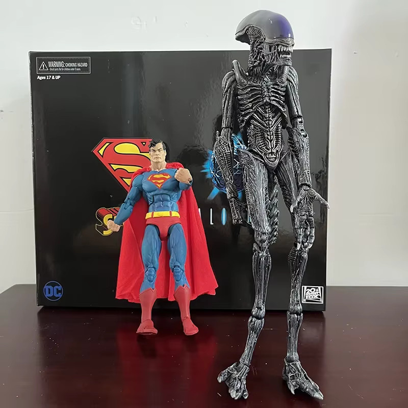 Bandai Bruce Wayne Superman vs Alien Xeno Morph NYCC 2019, Actionfigur, 2-teiliges Set, ab 14 Jahren - Bild 2