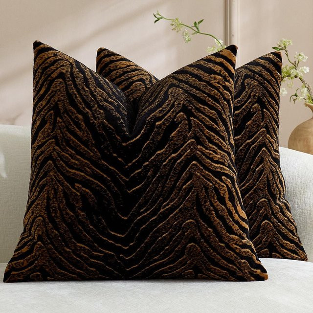 Dekorativer Kissenbezug mit Zebra- und Leopardenmuster aus weichem Chenille-Jacquard, Farbe: Braun, B/H: 50 x 30 cm - Bild 1
