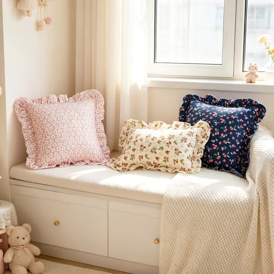 BUYNOW Kissenbezug mit Rüschen und floralem Print in Blau, Shabby Chic Design, quadratisch, Breite: 30 cm, Höhe: 30 cm - Bild 1