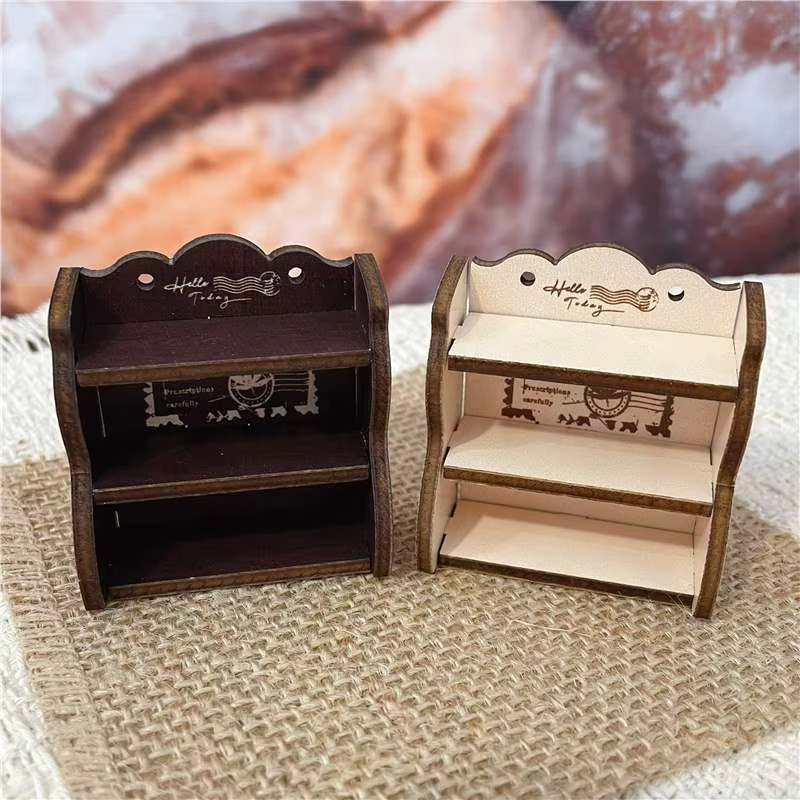 DUTRIEUX Miniatur-Schrank als Puppenhaus Zubehör in Braun aus Holz - Bild 1