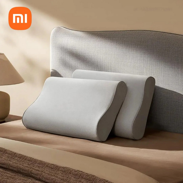 Xiaomi Mijia Nackenschutzkissen aus Memory-Schaum in Grau mit abnehmbarer Schutzhülle - Bild 1
