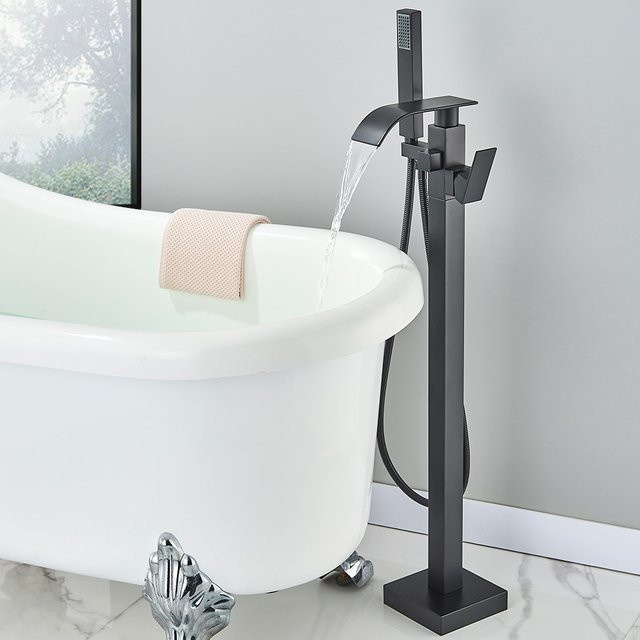 Quyanre Wasserfall-Wannenarmatur Bodenmontiert aus Messing in Mattschwarz mit Handbrause - Bild 1