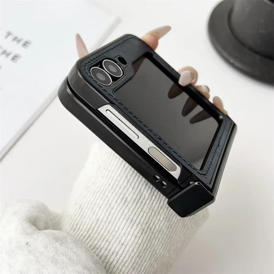 Magnetische Drehbare Handyhülle aus Leder für Samsung Galaxy Z Flip 8 7 FE 6 5 4 3 mit Scharnier-Schutz in Schwarz - Bild 3