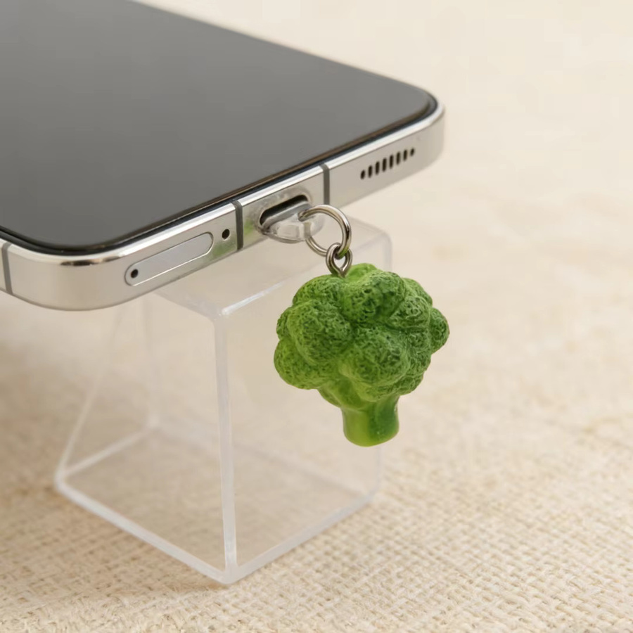 Grüner Brokkoli Staubstopfen im Pflanzen-Design als praktisches Handy-Zubehör - Bild 3