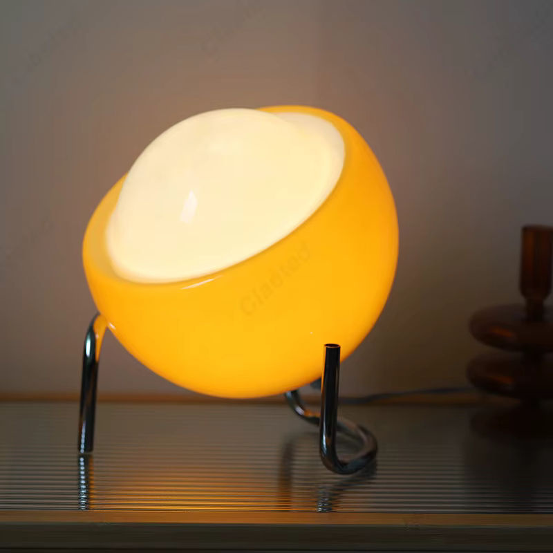 Claeted Retro LED Nachtlicht aus Glas in Orange und Gelb mit silbernem Metallgestell für Wohnzimmer, Schlafzimmer und Arbeitszimmer - Bild 5