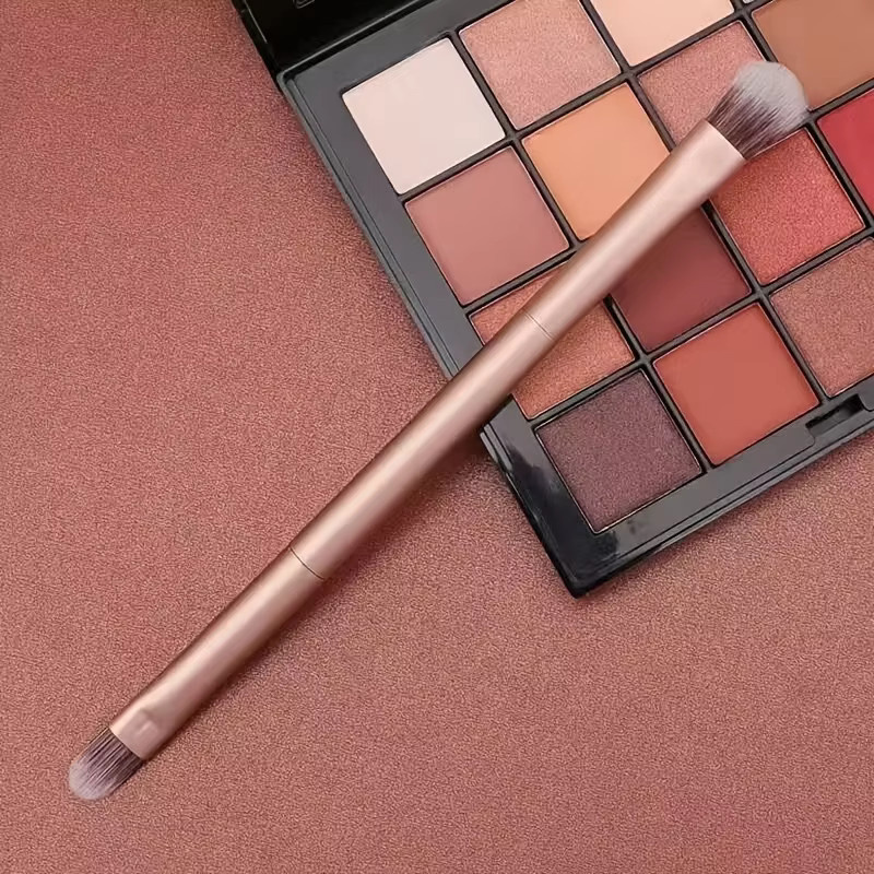Rosa Doppelkopf-Make-up-Pinsel für Nasen- und Lidschatten, Roségold - Bild 2