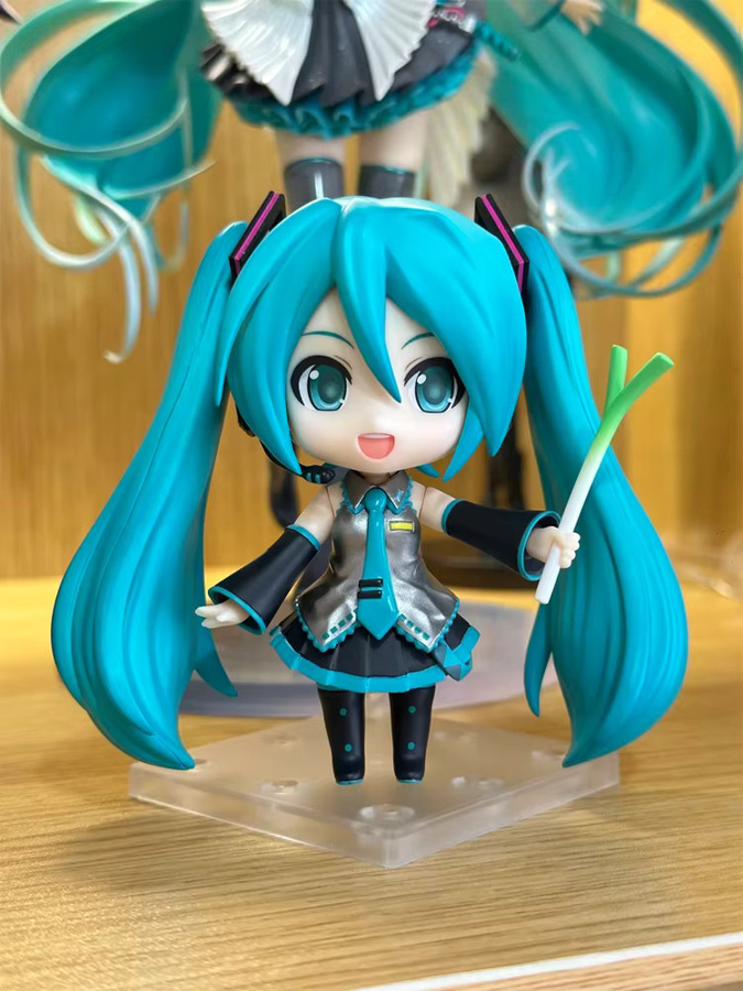 Bandai Hatsune Miku Actionfigur, mit austauschbarem Gesicht, bewegliche Gelenke - Bild 2