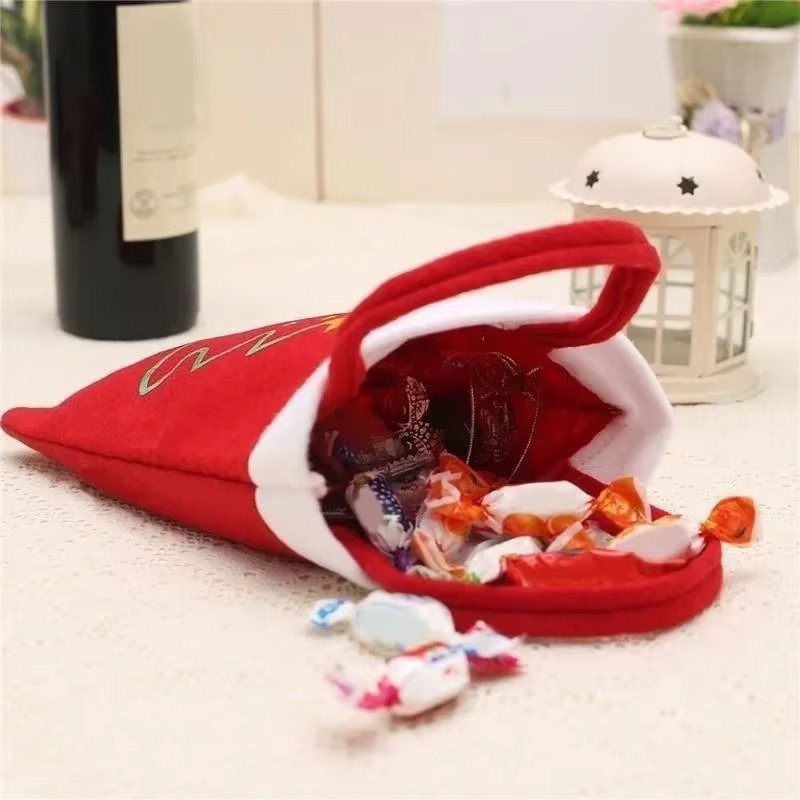Rote Weihnachts-Geschenktasche für Kinder als Süßigkeiten-Beutel und Mini-Handtasche für Weihnachtsdekoration und Partys - Bild 4