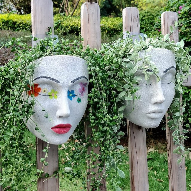 Wandhängender Blumentopf mit menschlichem Gesicht aus Harz für Garten und Innenbereich - Bild 1