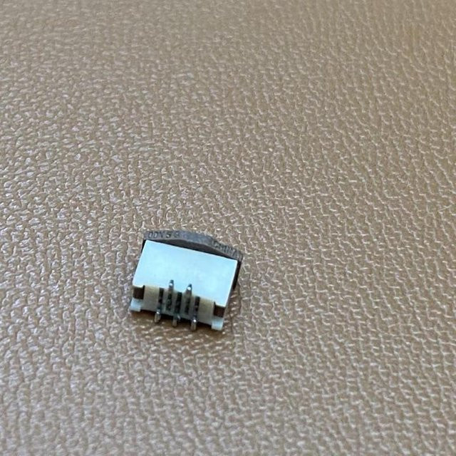 Apple Logic Board Batterie Flex Stecker für iPod Classic 6. und 7. Generation sowie iPod Video 5. Generation - Bild 1