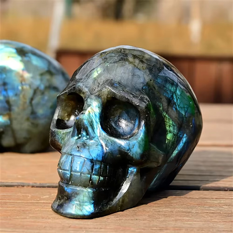 Handgeschnitzter Labradorit-Schädel von CrystalHola in Multicolour als schillerndes Boho-Gothic-Dekor - Bild 2