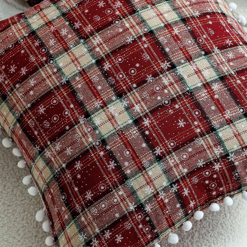 Weihnachtlicher dekorativer Kissenbezug von CANIRICA mit Karomuster und Kugeln, Rot, B/T/H: 45 x 45 x 0 cm - Bild 6